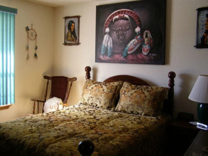 Tavares Inn