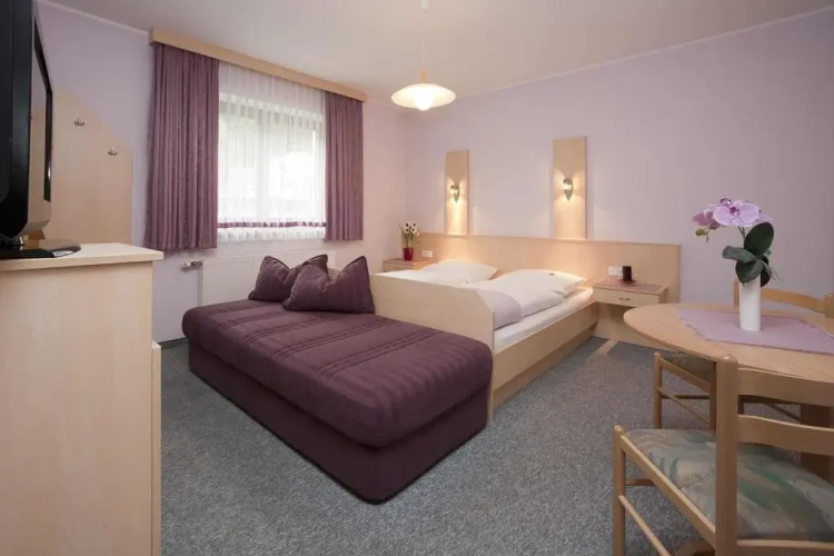 Rooms 73