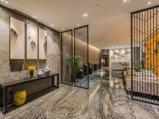 Elegance Hotel