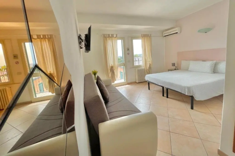 Deluxe Double room with lake view