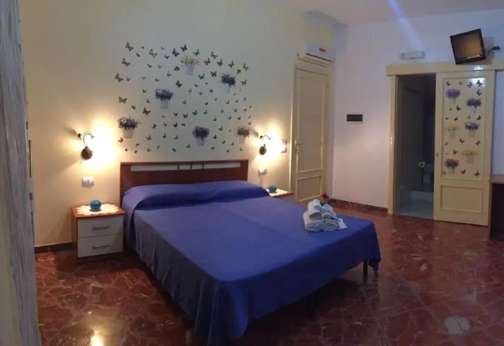 Economy room