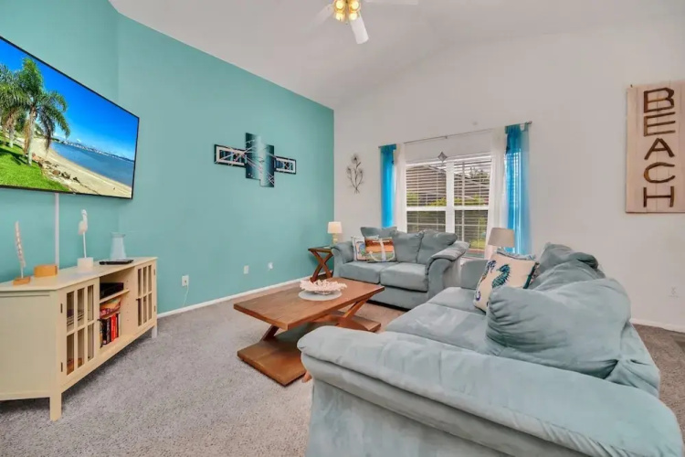 Bright Spacious Retreat With Private Pool Lanai Game Room