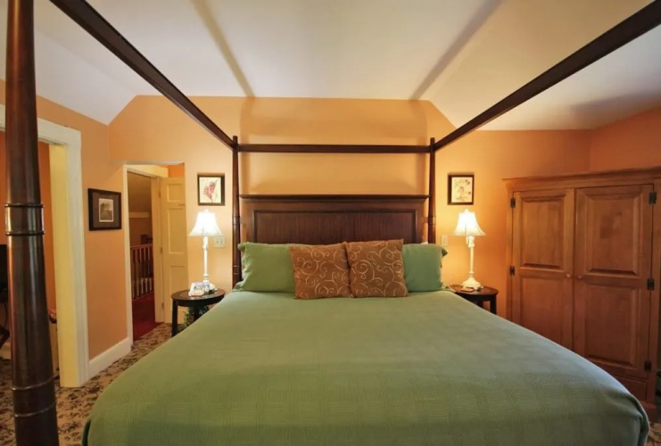 Noble House Inn