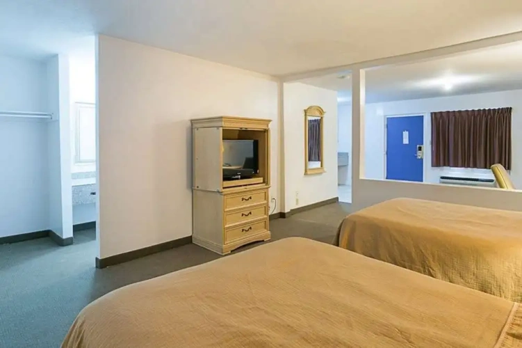 Quadruple Suite