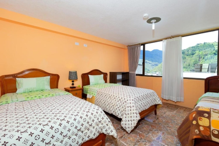 Standard Triple room
