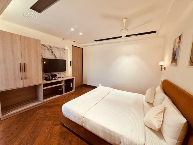 1 Bedroom Premium Double room with city view