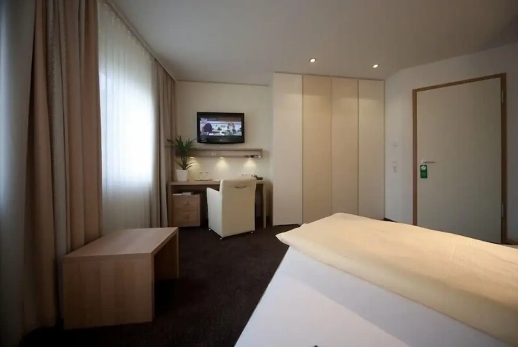 Business Single Apartment