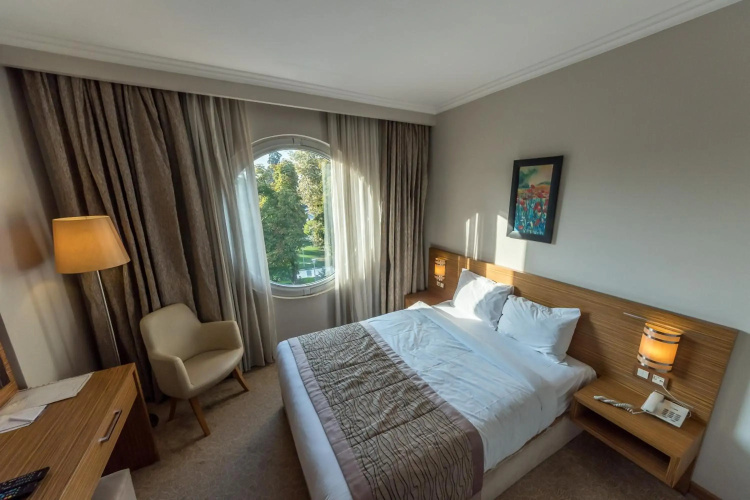 Hotel Almina Park