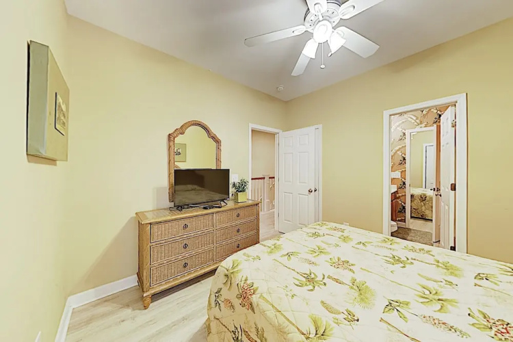 Changes In Attitude: Beach W/ Pool 4 Bedroom Duplex
