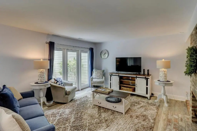 1504 Shipmaster 2 BR Condo Shipyard