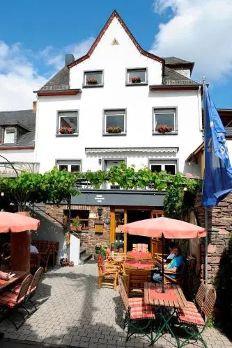 Wein- und Gästehaus M. Bai