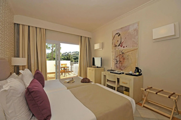 La Cala Resort