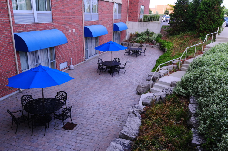 Monte Carlo Inn - Vaughan Suites photo 23