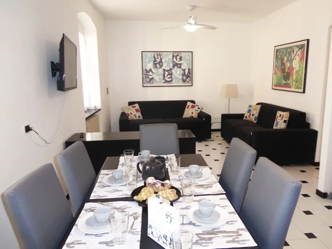 2 Bedrooms Apartment