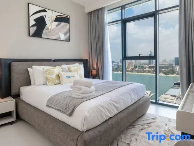 3 Bedrooms Apartment