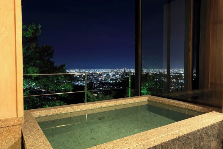 Luxury Suite
