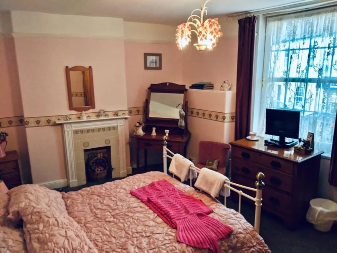 2 Bedrooms Cottage