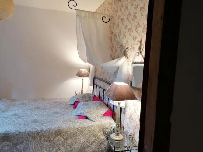 2 Bedrooms Cottage
