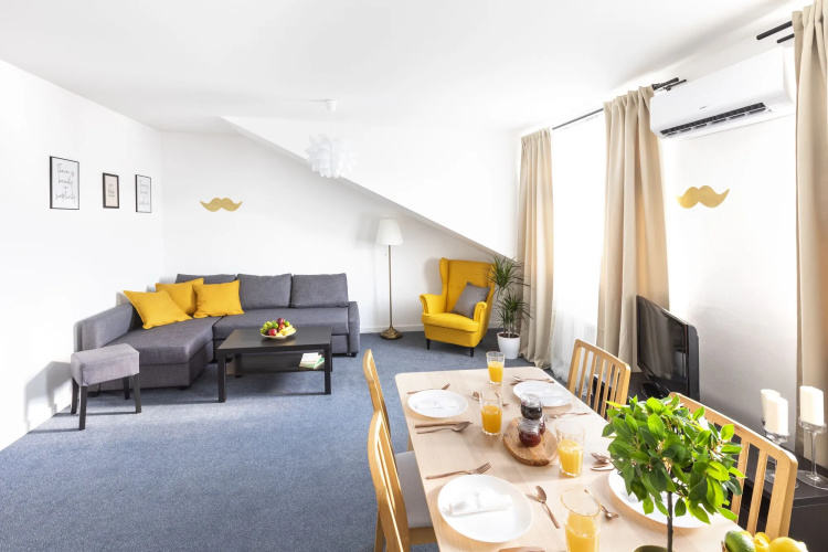 Little Tom Apartments