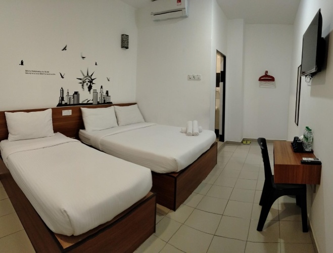 Standard Triple room