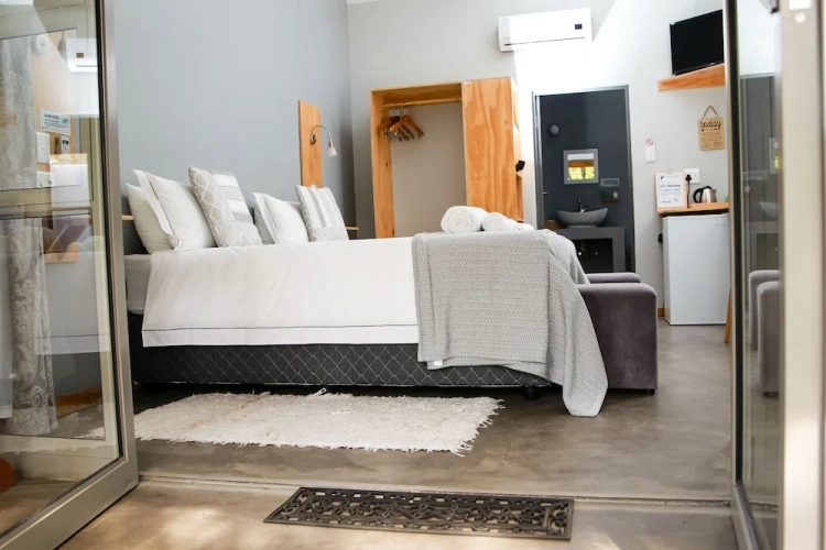 Standard Double room with garden view