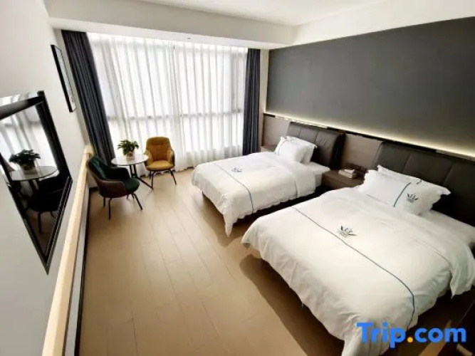 Yilong Lanshe Hotel