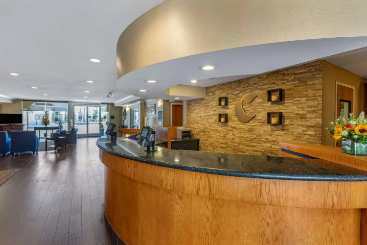 Comfort Suites Visalia Convention Center