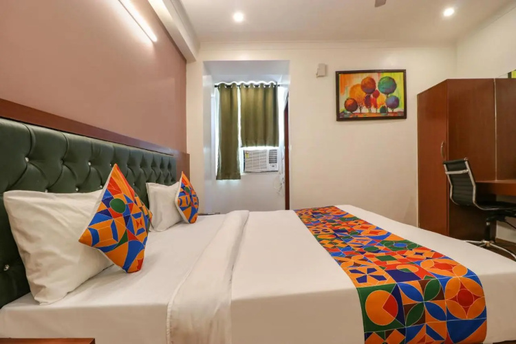 Fabhotel Lime Tree