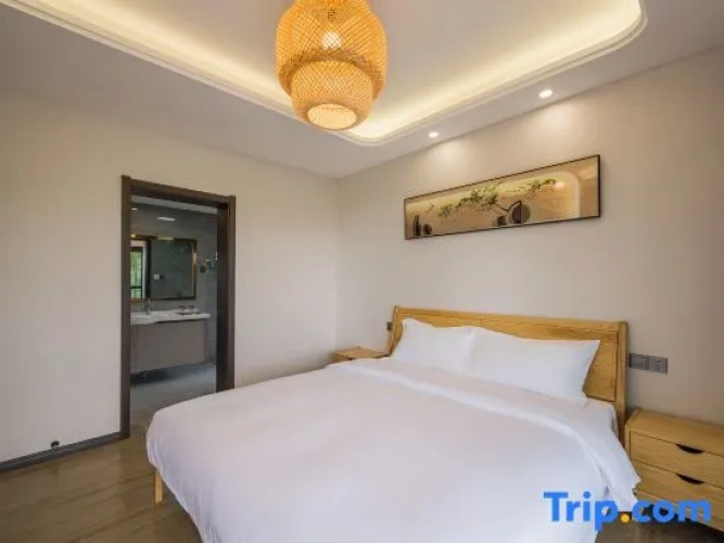 2 Bedrooms Suite with balcony