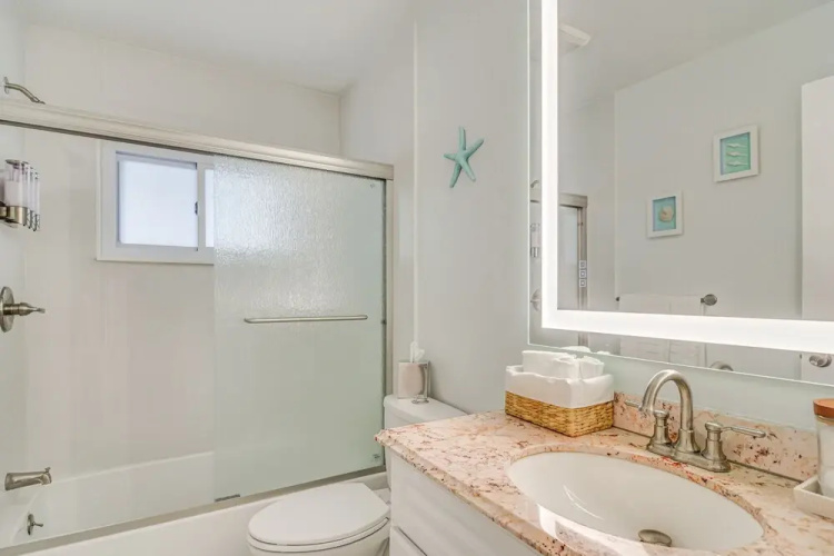 Charming Largo Home w/ Private Pool: 1 Mi to Beach