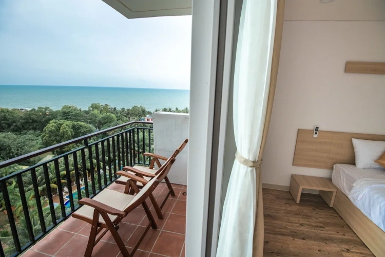 1 Bedroom Deluxe Twin room with balcony and with sea view