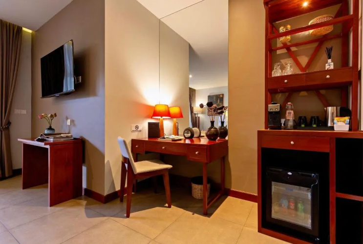 Indra Hotel