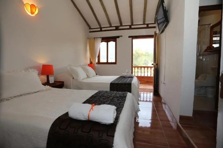 Standard Triple room