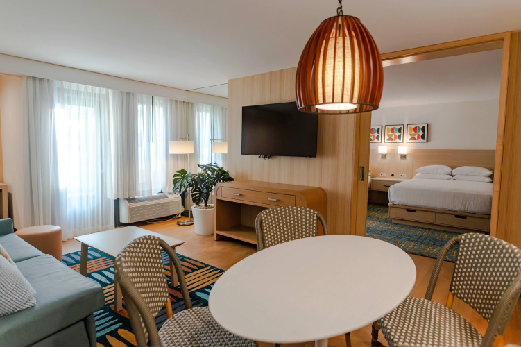 Howard Johnson by Wyndham Anaheim Hotel & Water Playground photo 8