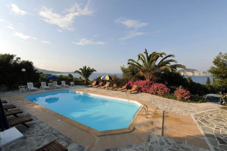 Villa Flisvos