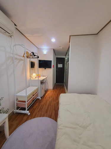 2U Hostel & Guest House