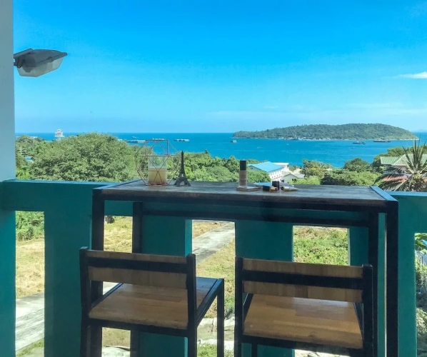 Deluxe room with balcony and with sea view