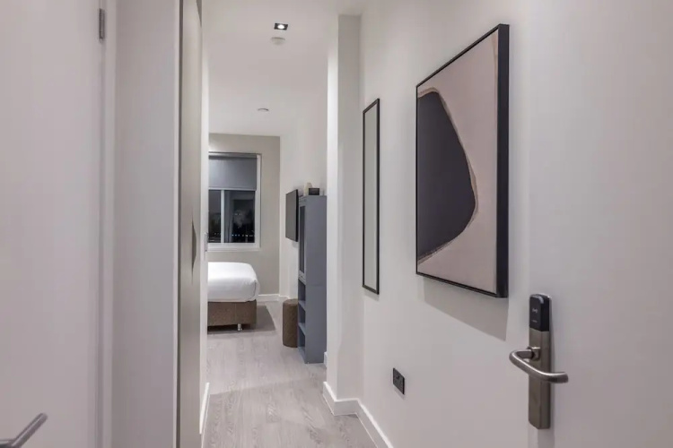Diff-Rent Living