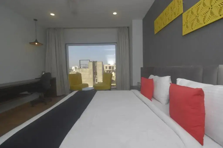 Ka10 SQUARE HOTEL & BANQUETS