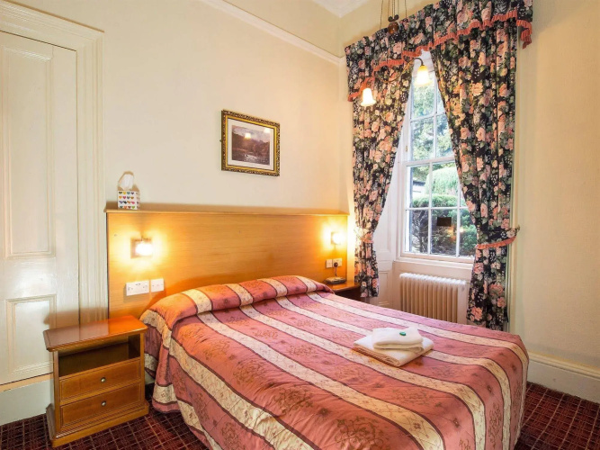 Cumberland Hotel
