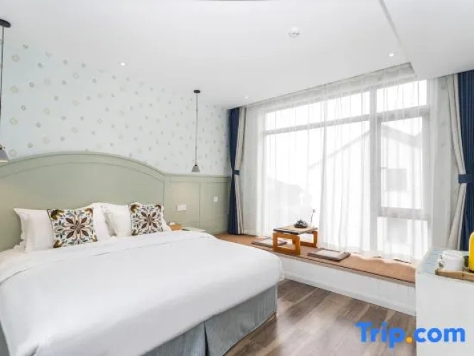 Sextuple Suite