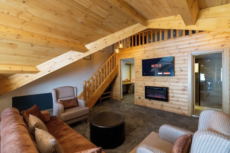 1 Bedroom Presidential Suite with mountain view