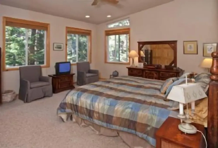 4 Bedrooms Cottage