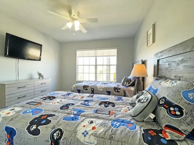 Paradise Point 4 Bedroom Home by RedAwning