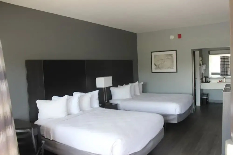Riverfront Inn
