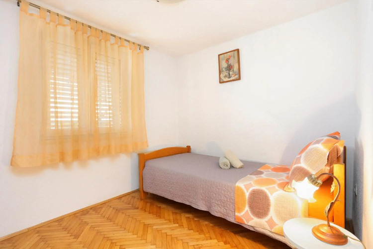 Apartments by the sea Trogir - 15517