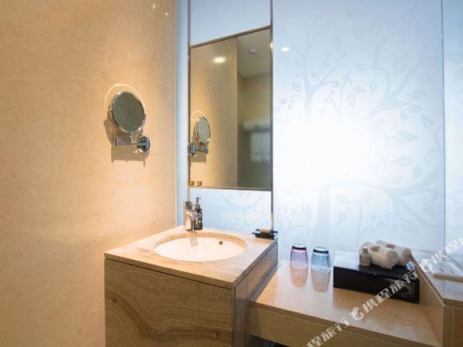 Deluxe Twin room with view