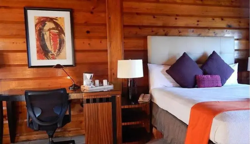 Hotel Pebbles