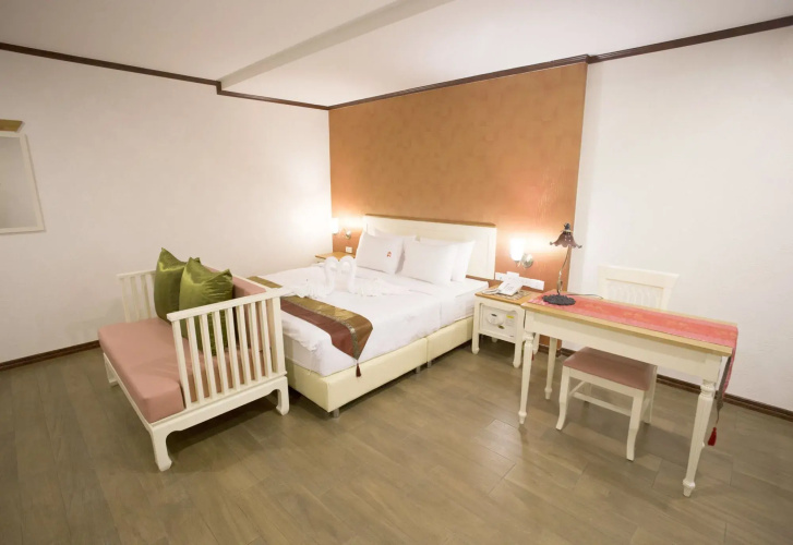 J&Y Hotel