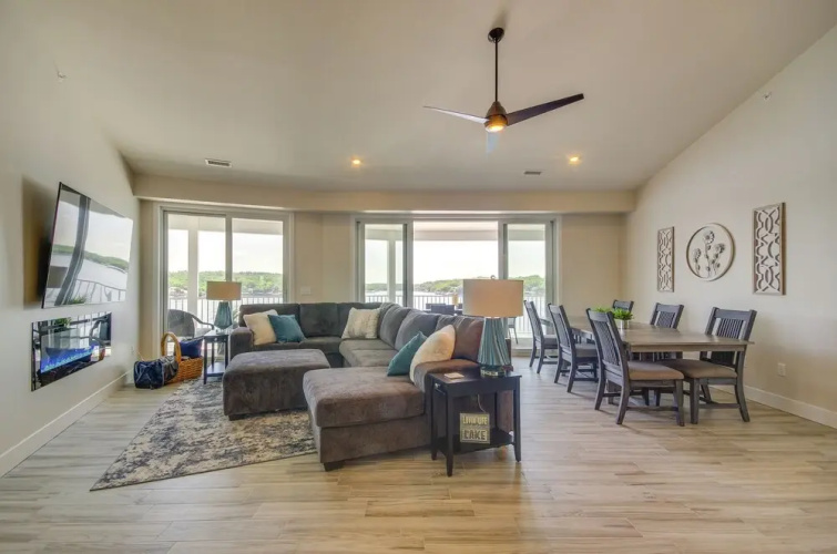 Lake Views & Pool Access: Ozarks Condo!